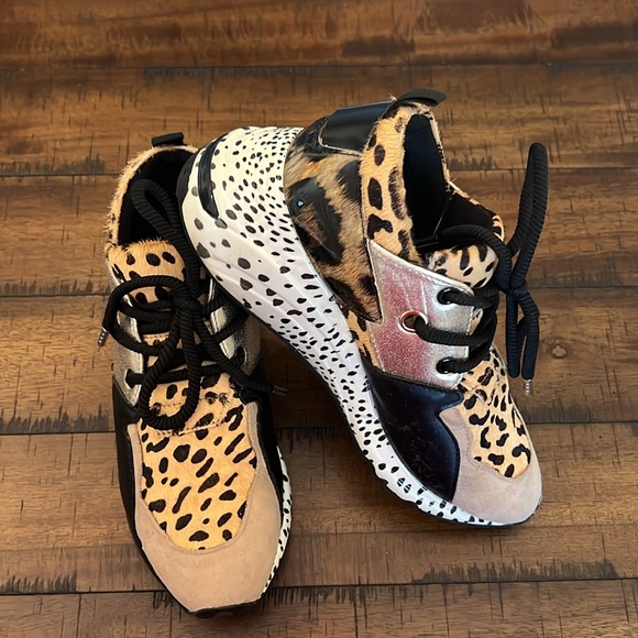 Steve Madden Cliff Animal Size 7.5 Sneakers. Excellent condition. Gently worn. - Picture 3 of 15